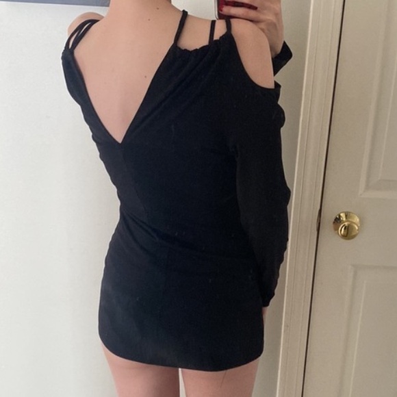 Julian Chang Black Cold Shoulder Top - Picture 7 of 9